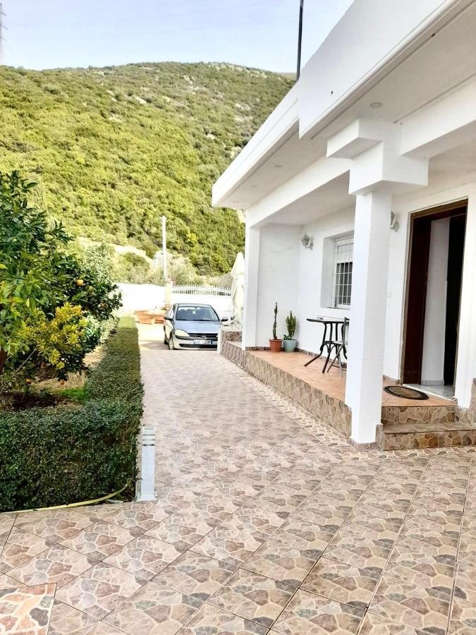 Lida'S House Hotel Lukove Exterior photo